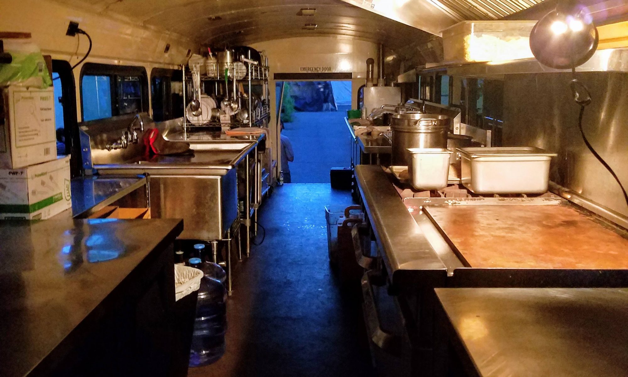 kitchen set bus